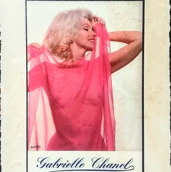 Marilyn Monroe CHANEL AP. Print By Fairchild Paris - Picture 3 of 12